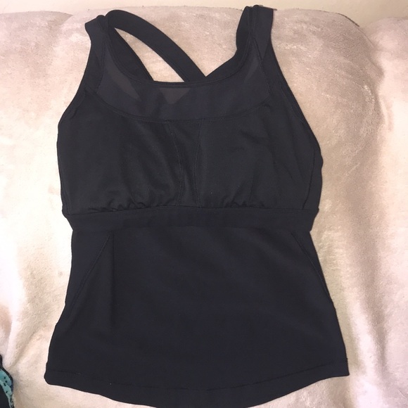 Lululemon black size 6 tank top built in bra mesh accents criss cross back 💕 - Picture 7 of 10